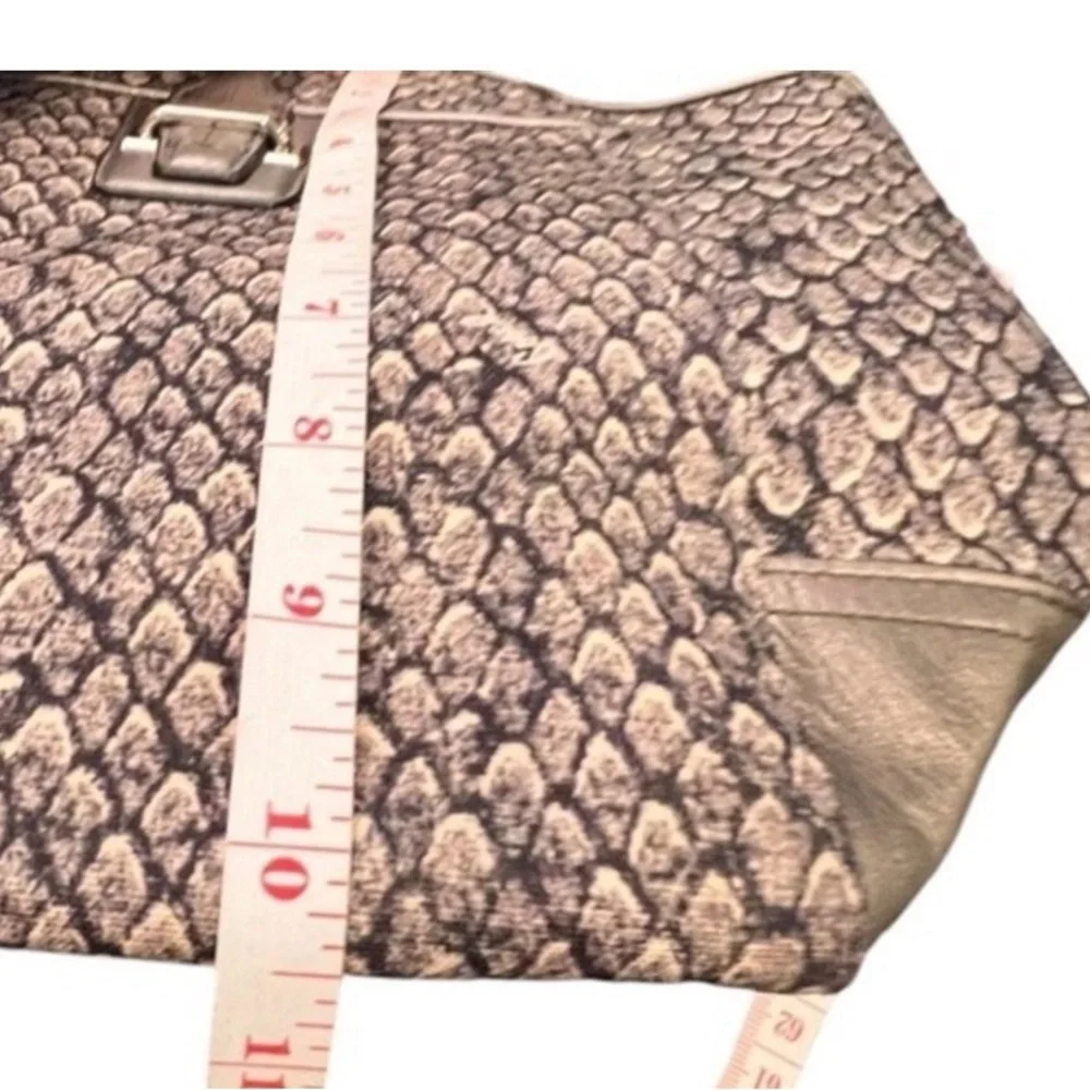 COACH "Taylor"  Python Snake
Print Alexis Carryall
Shoulder Bag - Picture 14 of 15